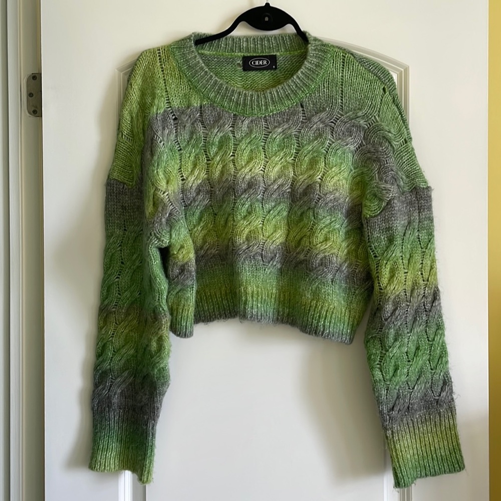 Women’s Oversized Cropped Sweater